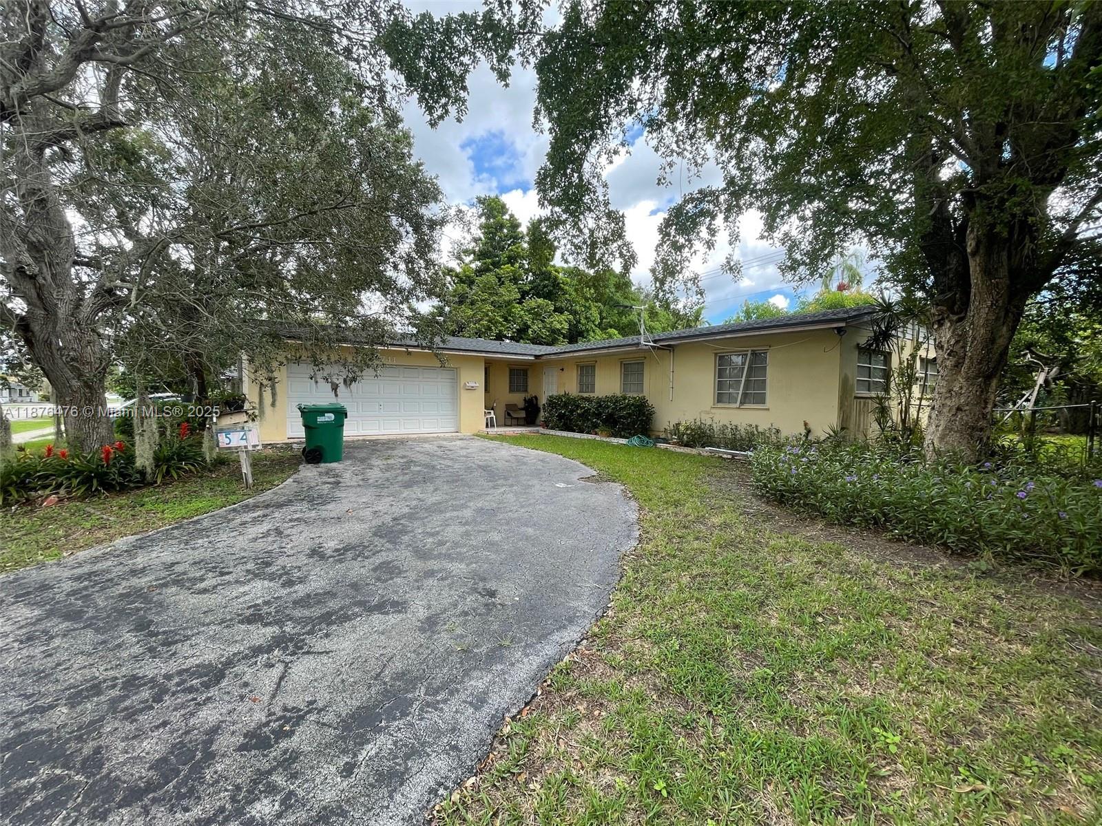 15741 SW 99th Ave, Miami FL 33157
