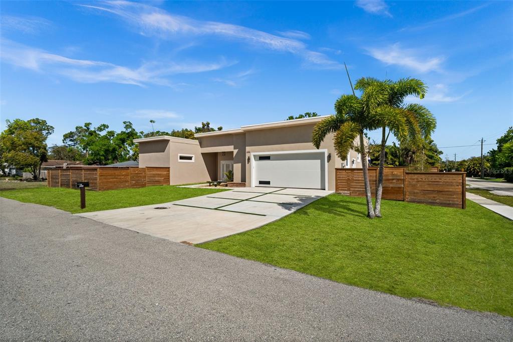 2311 SANDRALA DRIVE, SARASOTA, FL — photo 3 of 30