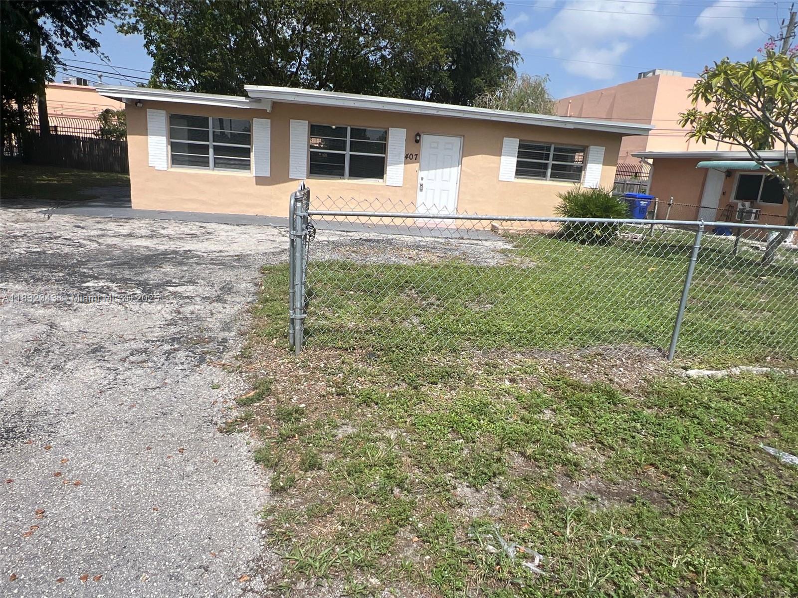 407 S 61st Ave, Hollywood FL 33023