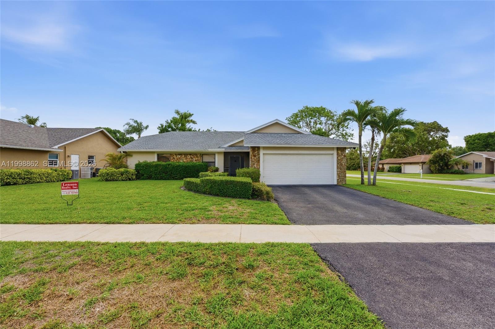 20823 Sugarloaf Ln, Boca Raton FL 33428