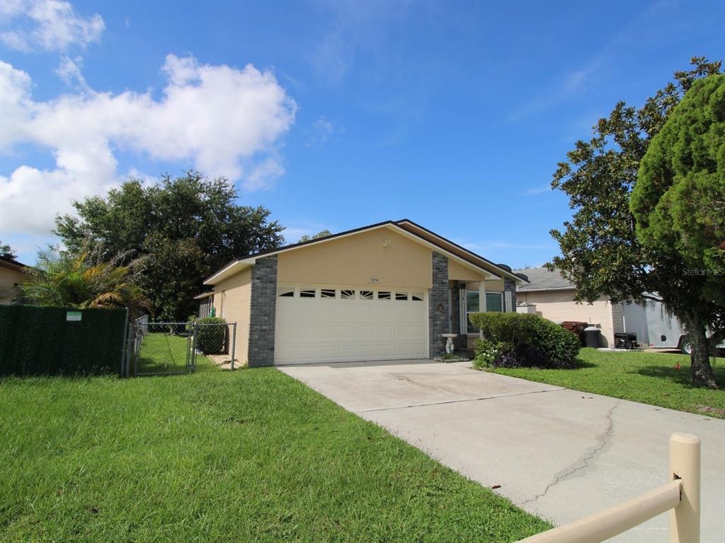1374 BOULDER DRIVE, KISSIMMEE, FL — photo 3 of 30