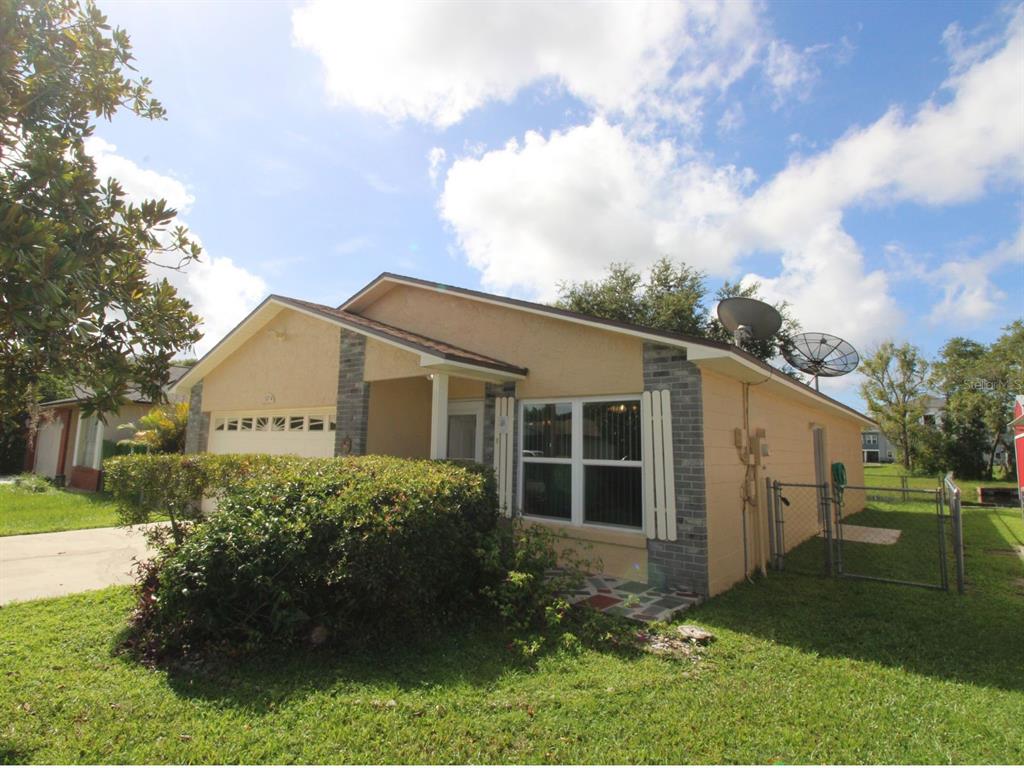 1374 BOULDER DRIVE, KISSIMMEE, FL — photo 4 of 30