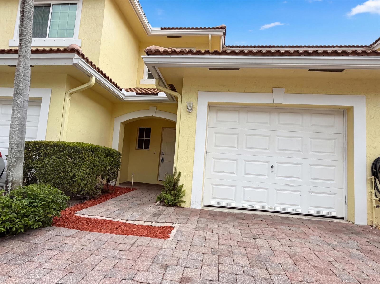 917 Imperial Lake Road, FL 33413