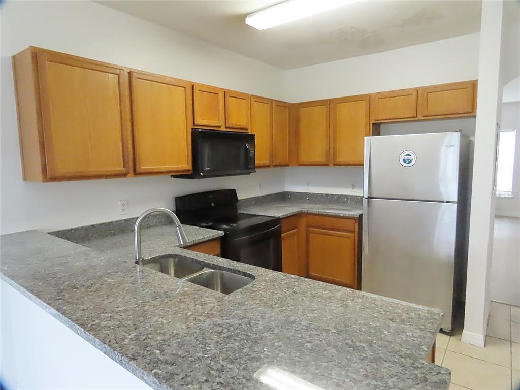 427 WILTON CIRCLE, SANFORD, FL — photo 4 of 18