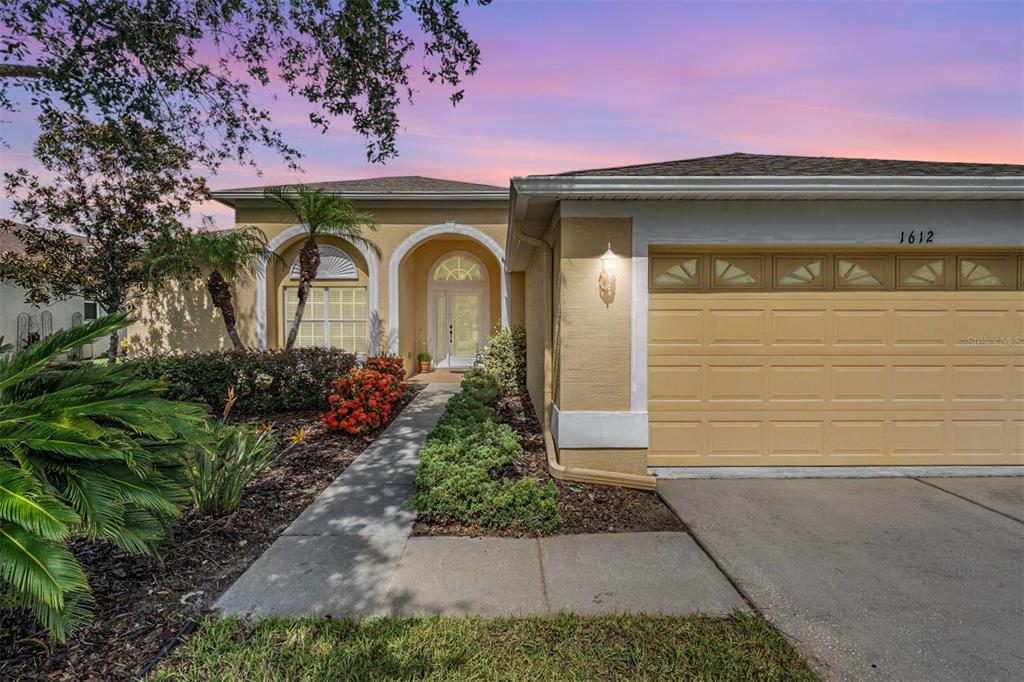 1612 LAKESTONE DRIVE