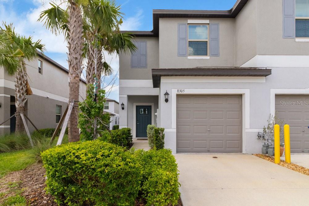 8305 CRESCENT OAKS DRIVE