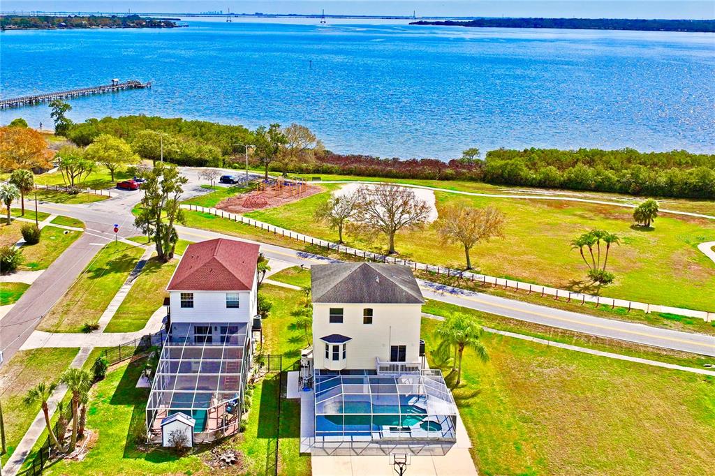 402 SHORE DRIVE W