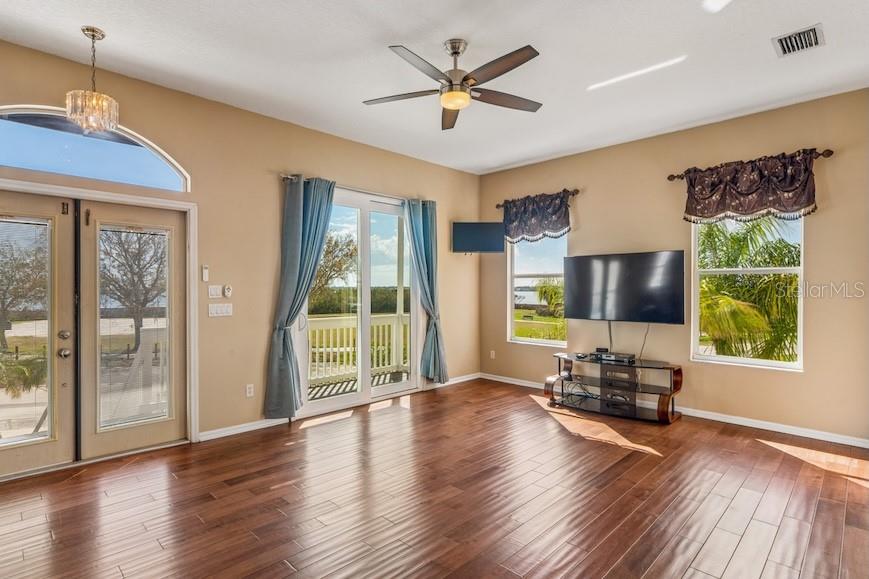 402 SHORE DRIVE W, OLDSMAR, FL — photo 5 of 30