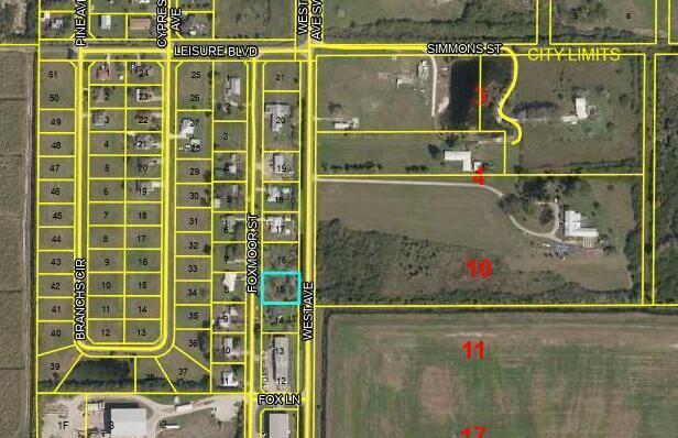 This is a map showing a highlighted residential lot within a suburban neighborhood grid — 1170 Foxmoor Street, Moore Haven FL 33471, MOORE HAVEN, FL