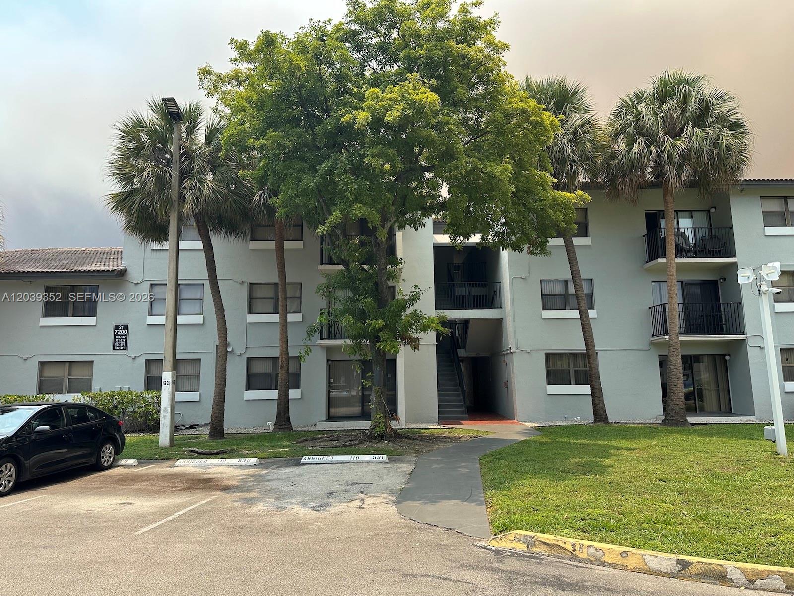 7200 NW 179th St # 311, Hialeah FL 33015
