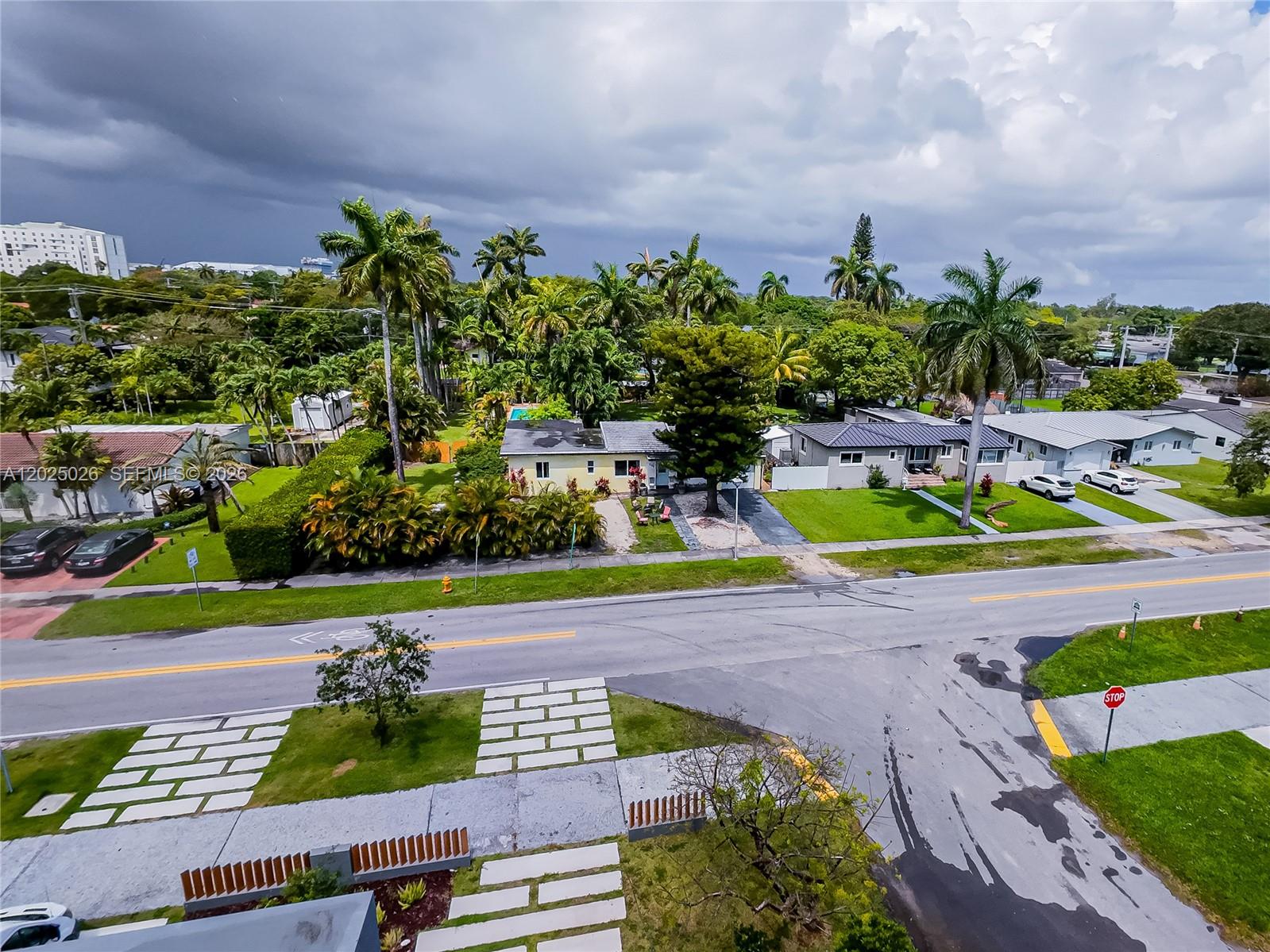 548 East Dr, Miami Springs FL 33166