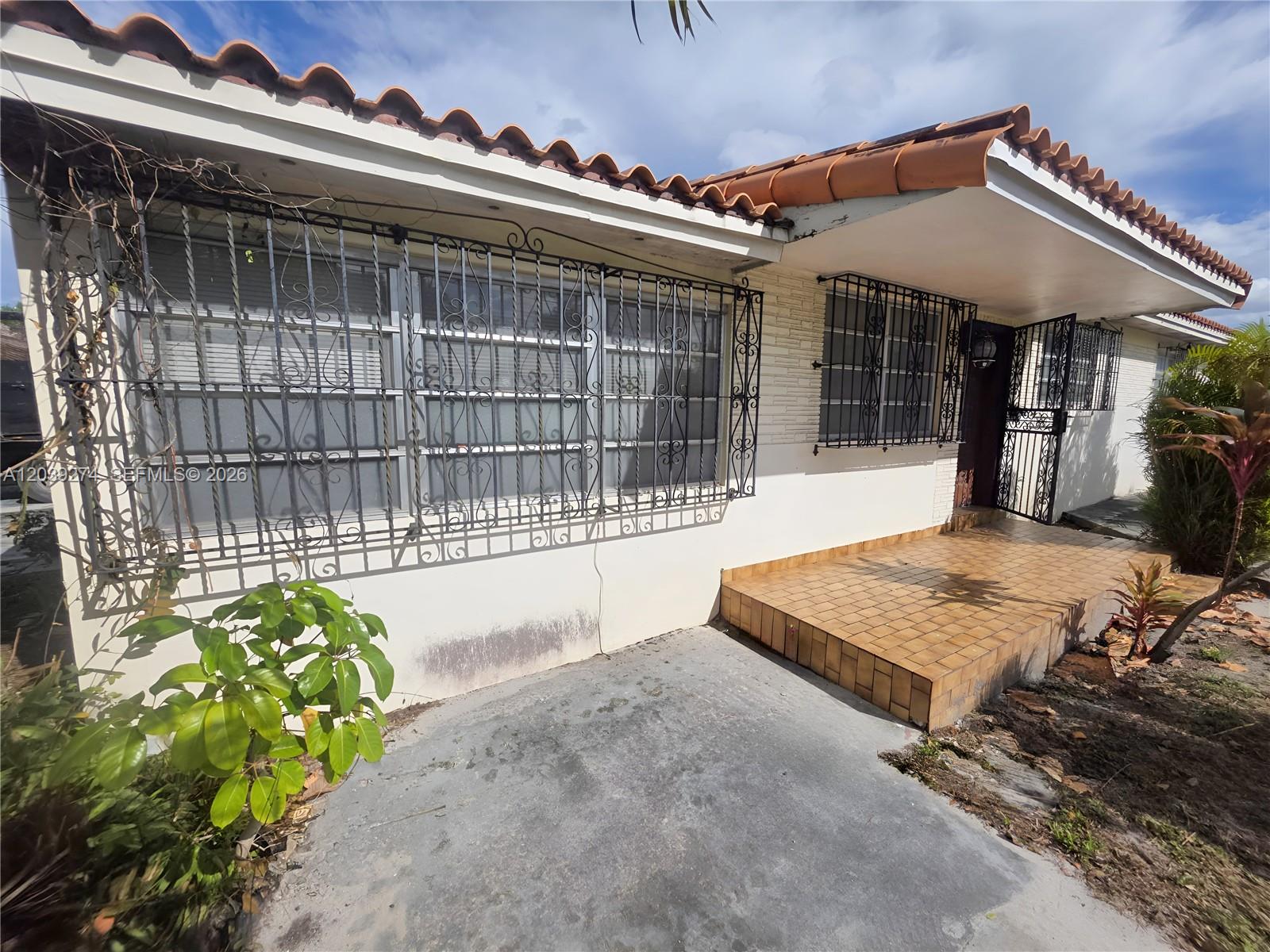 405 SE 4th Ave, Hialeah FL 33010