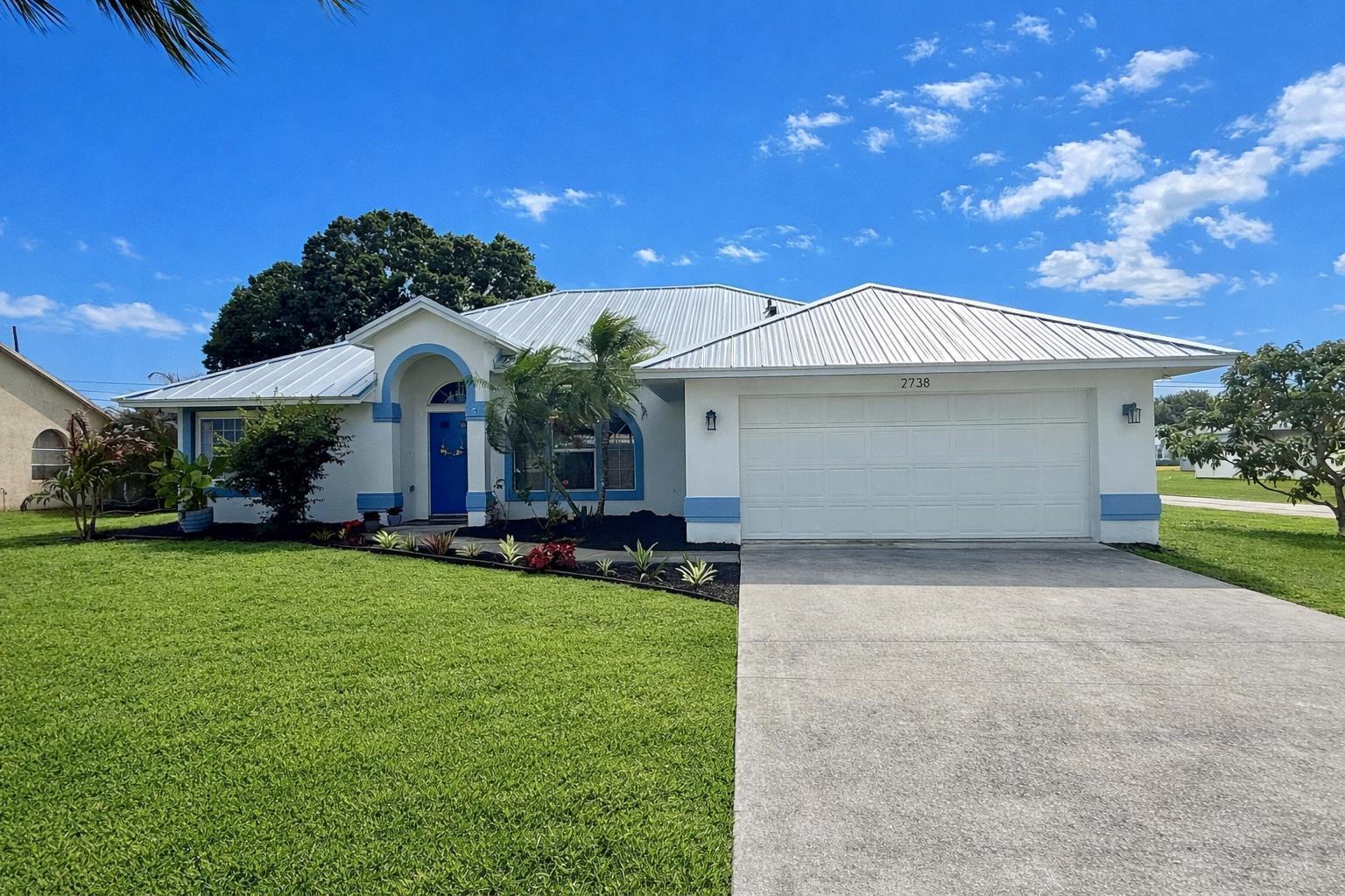 2738 SW District Avenue, Port St. Lucie FL 34953