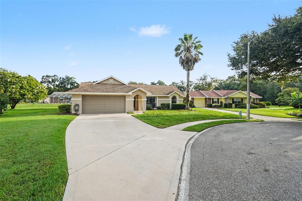 37147 FOXRUN PLACE, ZEPHYRHILLS, FL — photo 4 of 28