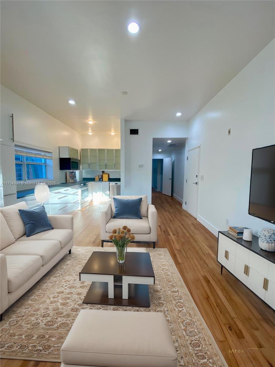 929 Michigan Ave # 5, Miami Beach FL 33139
