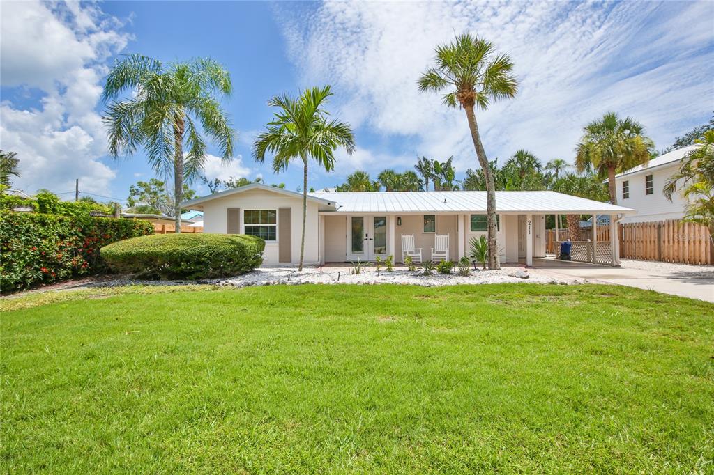 211 ISLAND CIRCLE, SARASOTA, FL — photo 2 of 30