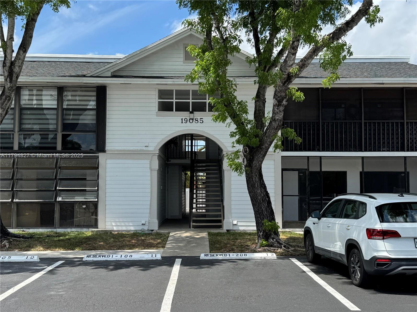 19085 NW 62nd Ave # 106, Hialeah FL 33015