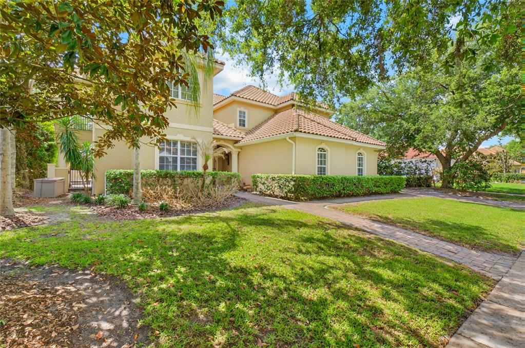 11226 MACAW COURT