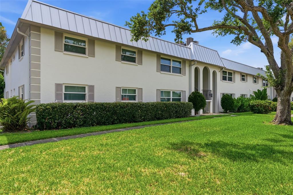 5800 HOLLYWOOD BOULEVARD UNIT 214