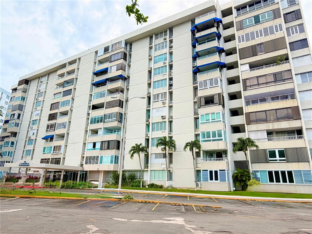 Cond. Laguna Gardens 2 AVE LAGUNA UNIT 3D