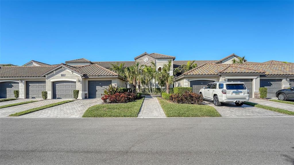 5537 PALMER CIRCLE UNIT 201, BRADENTON, FL — photo 2 of 30