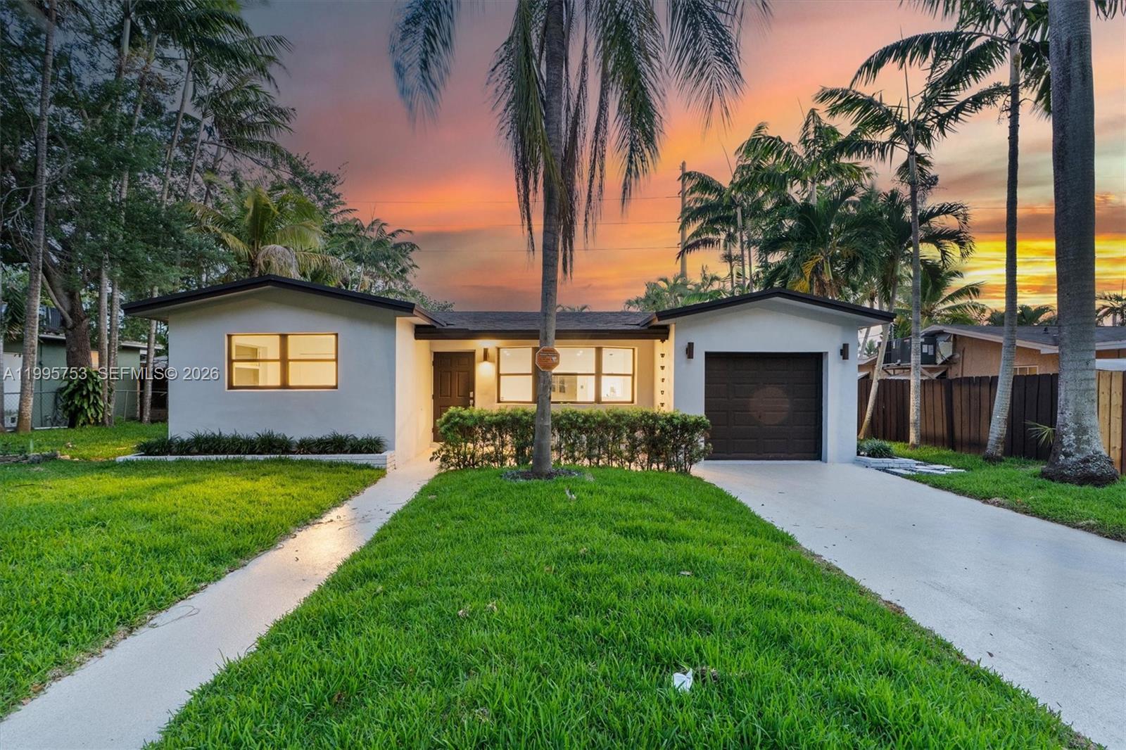 2704 Cleveland St, Hollywood FL 33020