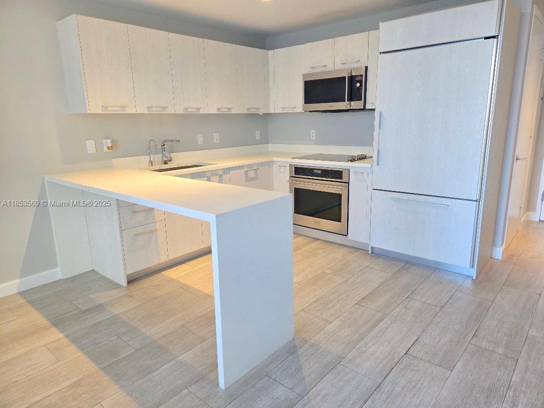 45 SW 9th St # 2602, Miami FL 33130