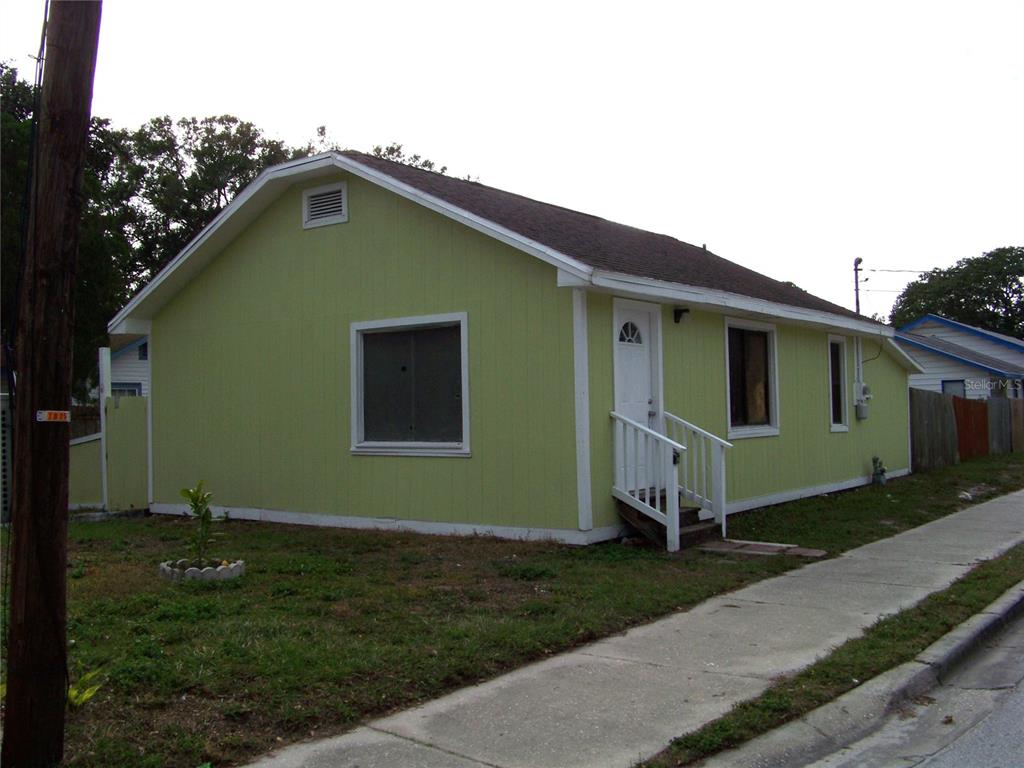 1554 TILLEY AVENUE, CLEARWATER, FL — photo 2 of 18
