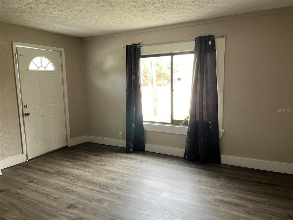 1554 TILLEY AVENUE, CLEARWATER, FL — photo 4 of 18