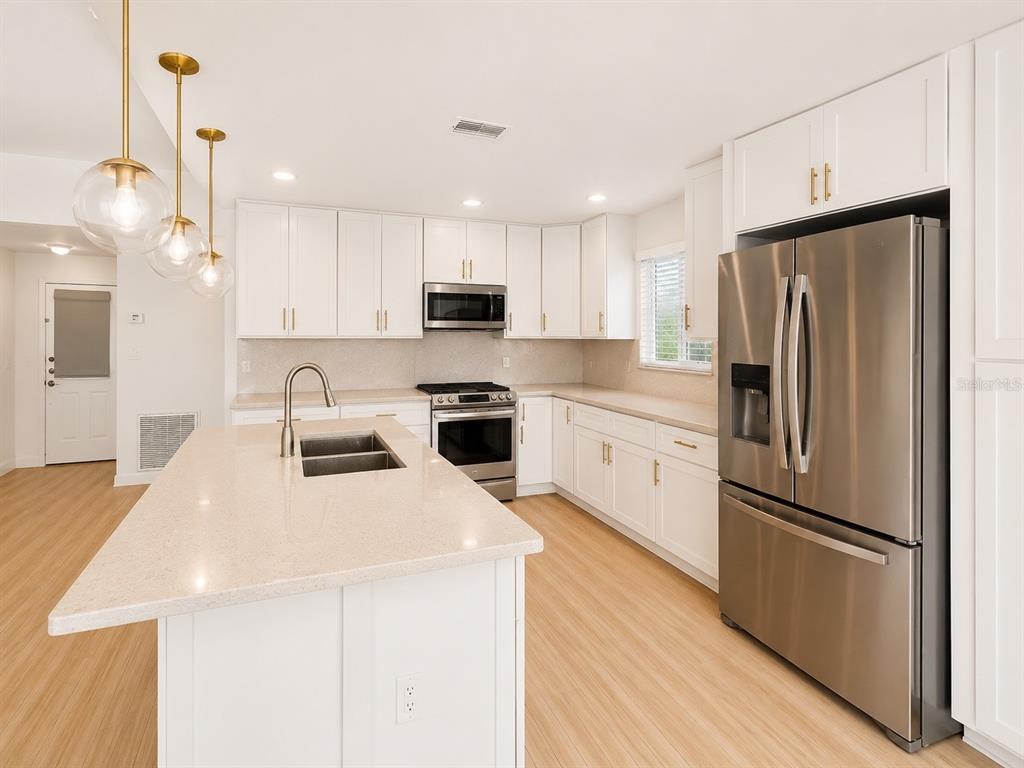 338 MANTIS LOOP, APOPKA, FL — photo 5 of 11