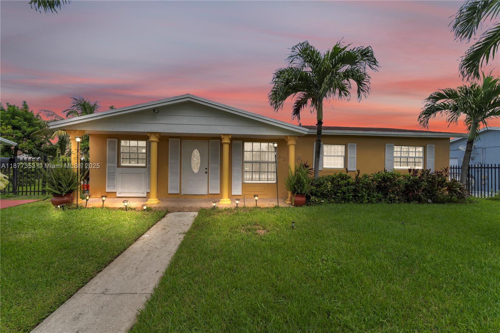 3277 NW 202nd Ln, Miami Gardens FL 33056
