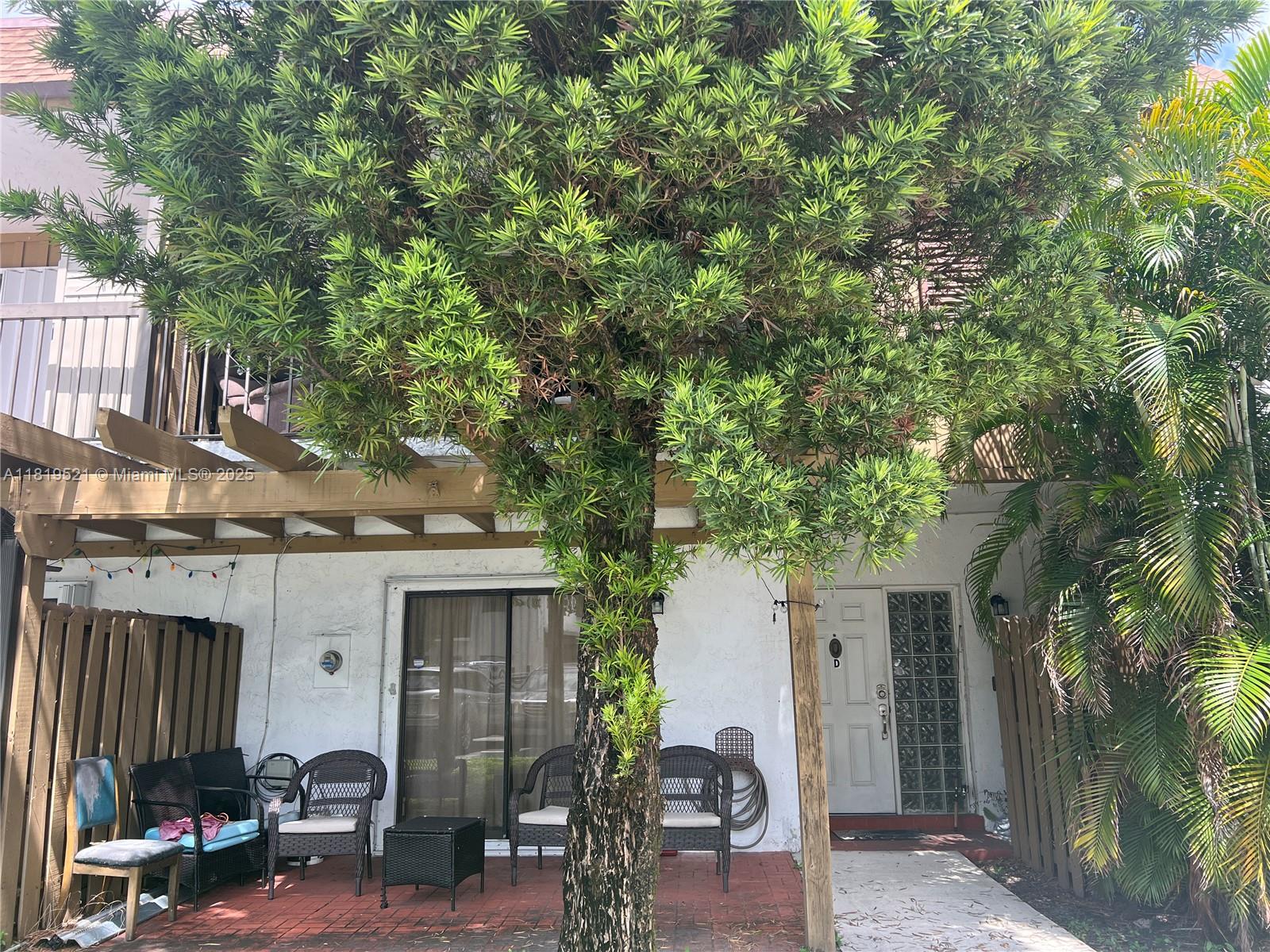 6885 NW 169th St # 66D, Hialeah FL 33015