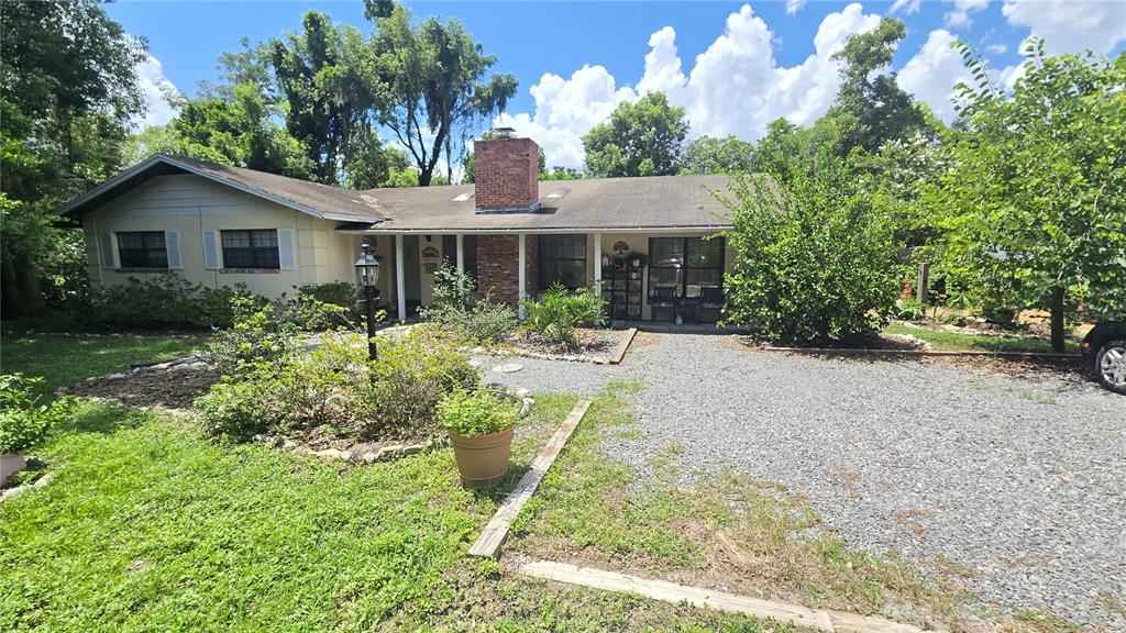 106 OAKWOOD DRIVE