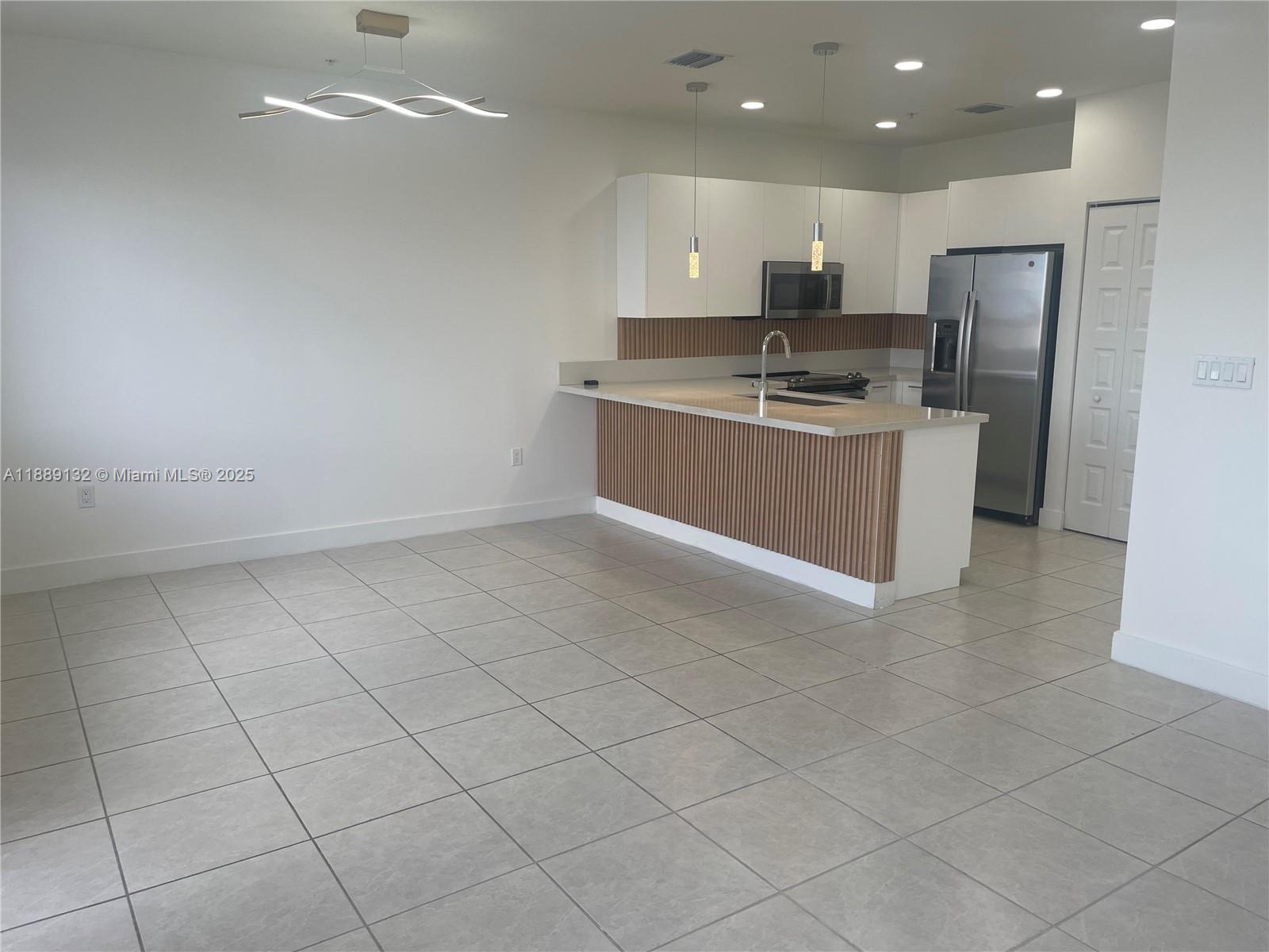 6455 NW 103rd Pl # 304, Doral FL 33178