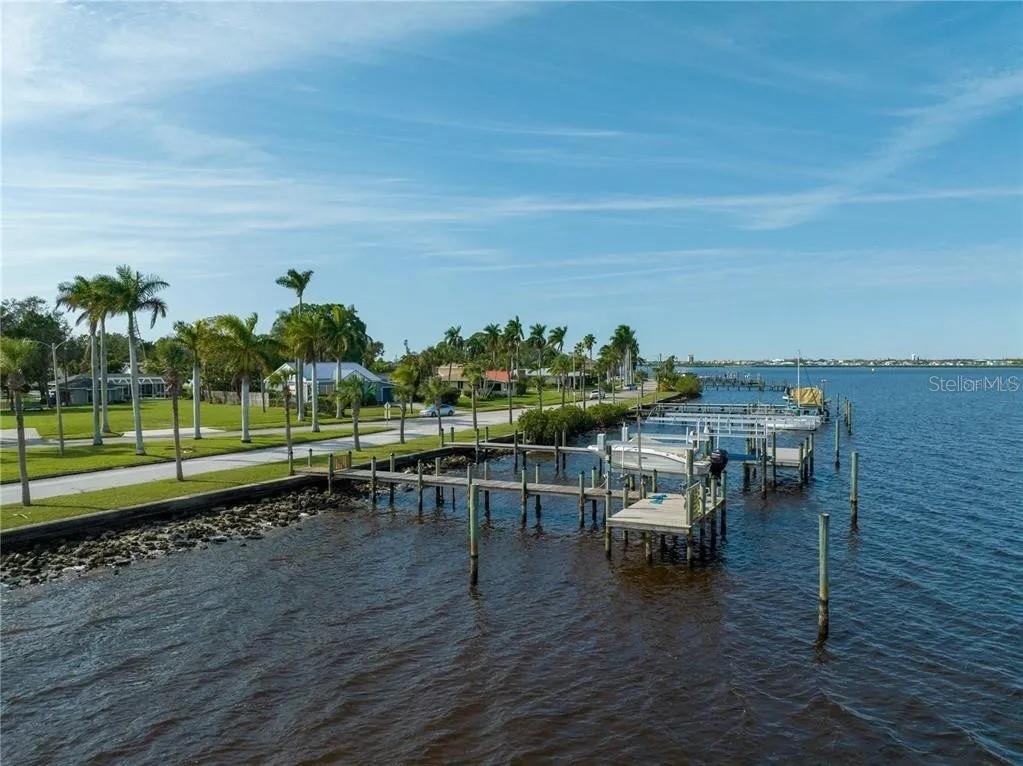 2520 RIVERSIDE DRIVE E, BRADENTON, FL — photo 2 of 6