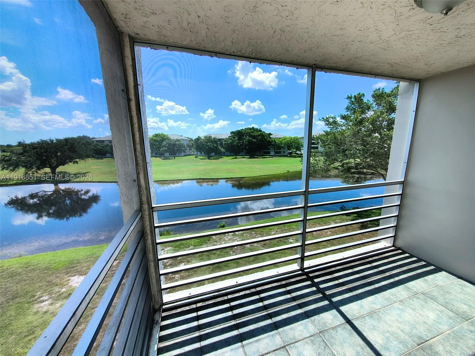 9230 Lagoon Pl # 310, Davie FL 33324