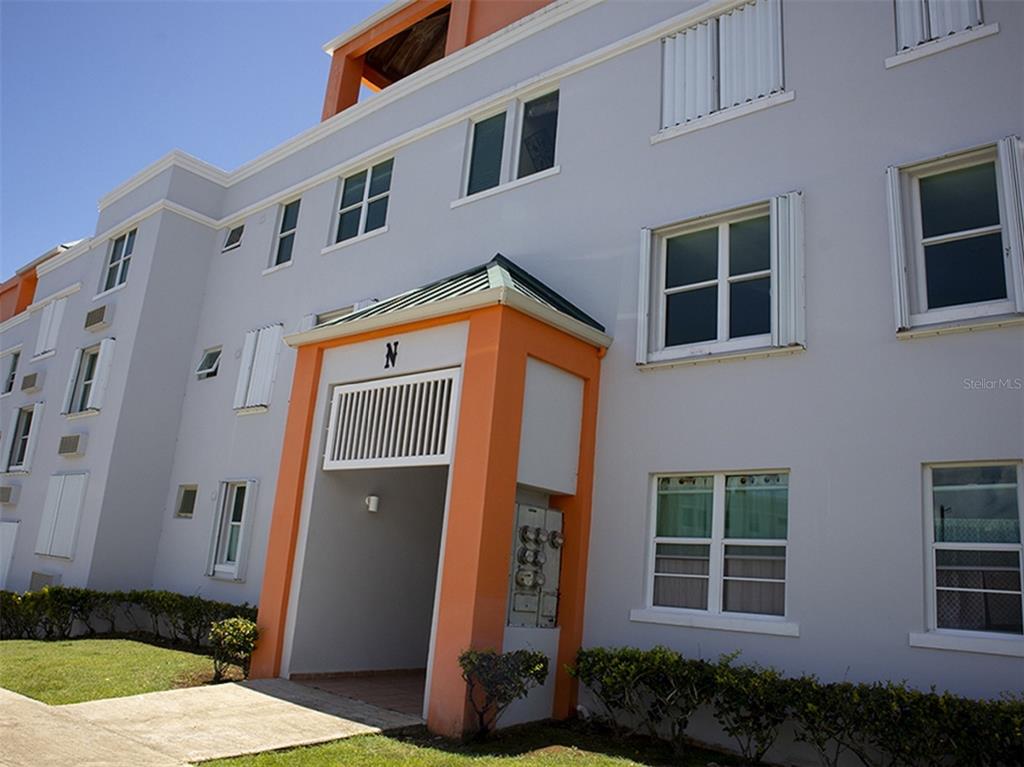 EDIFICIO N- APT. PH 302 CONDOMINIO LA LOMA UNIT 302