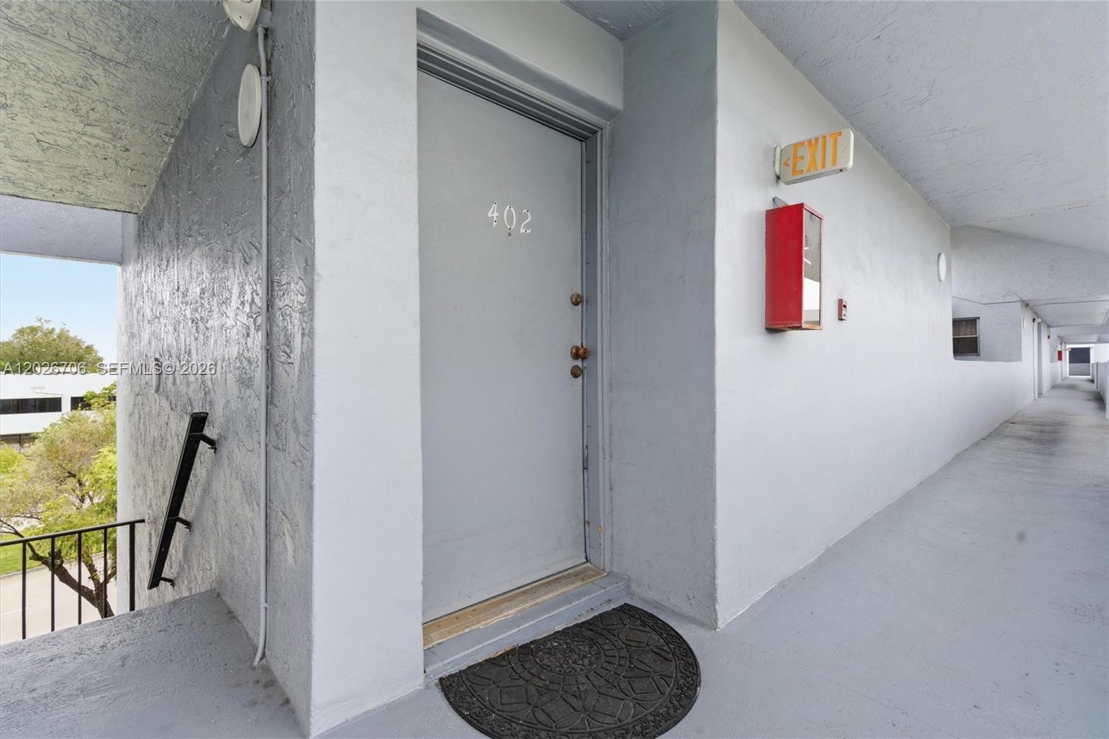 210 Fontainebleau Blvd # 402, Miami FL 33172