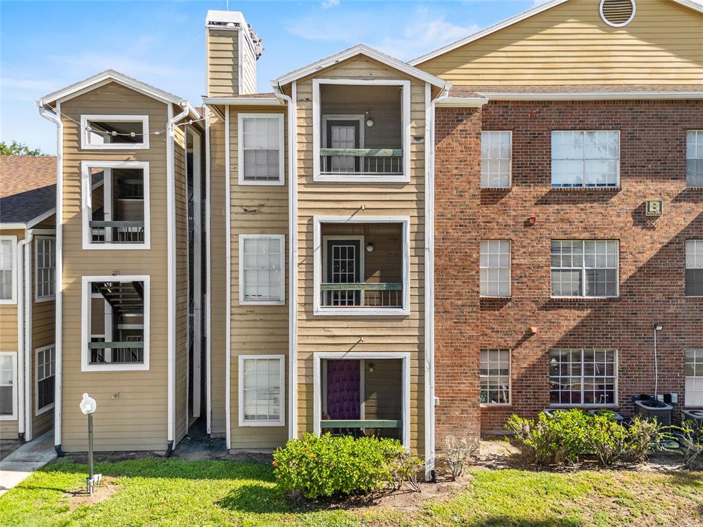 5501 ROSEBRIAR WAY UNIT 203