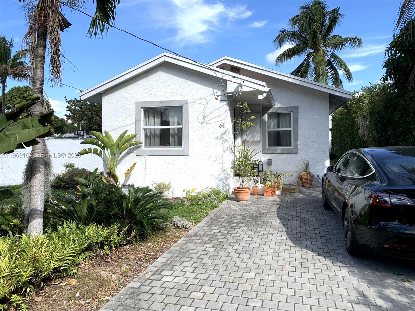 61 NW 53rd St, Miami FL 33127