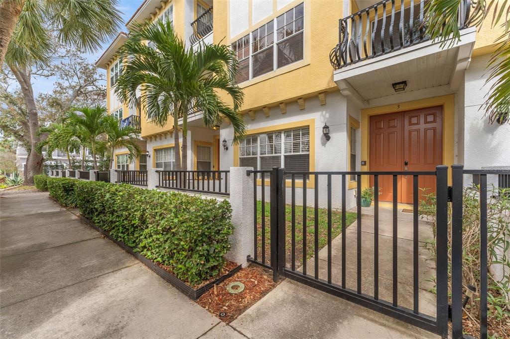 111 N ALBANY AVENUE UNIT 3