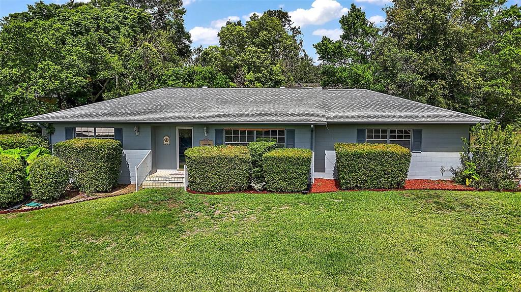 902 LAKEVIEW DRIVE