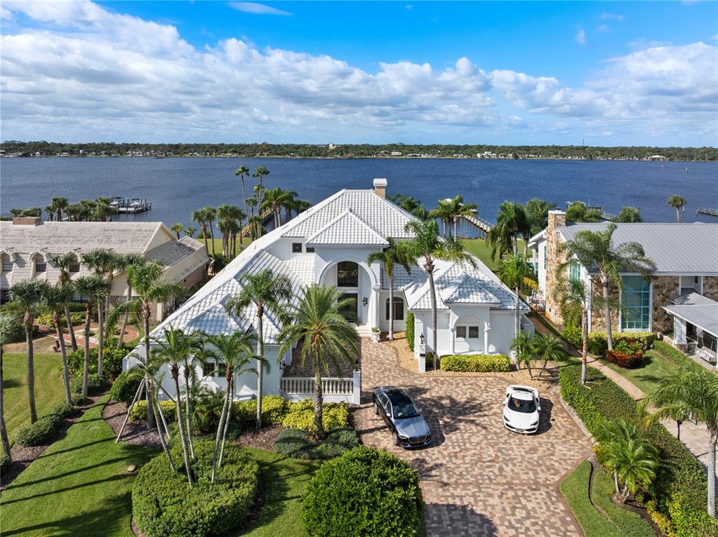 846 RIVERSIDE DRIVE