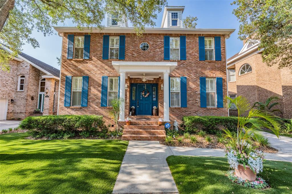 2704 CHAMBRAY LANE