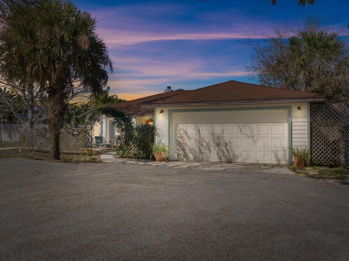 VERO BEACH, FL — photo 3 of 30