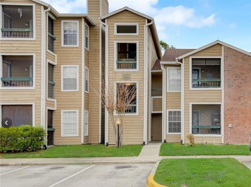 5501 ROSEBRIAR WAY UNIT 111