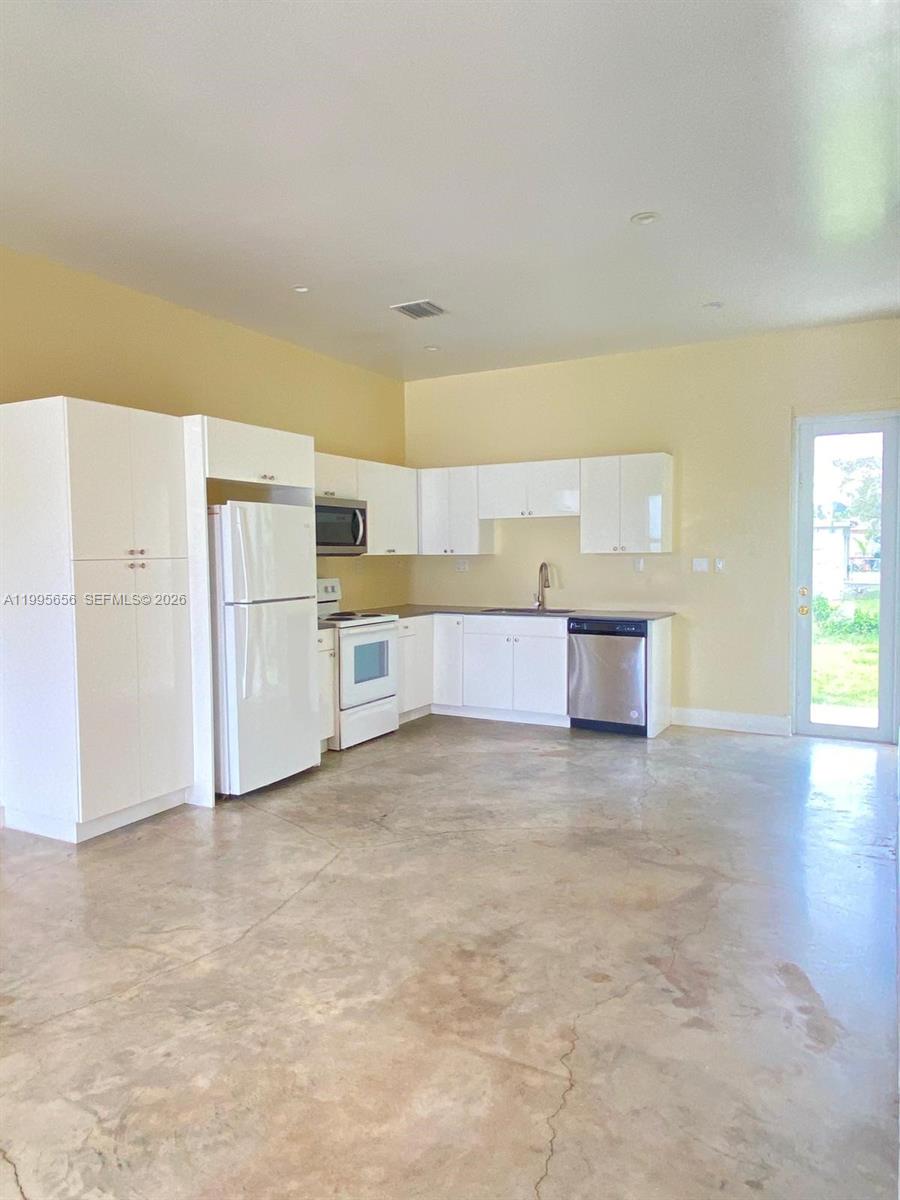 12150 SW 213th St # 12150, Miami FL 33177
