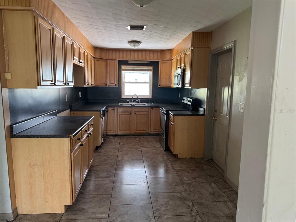 415 BOGER BOULEVARD N, LAKELAND, FL — photo 3 of 30