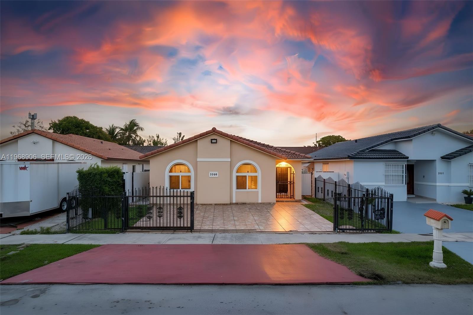 3289 W 70th St, Hialeah FL 33018