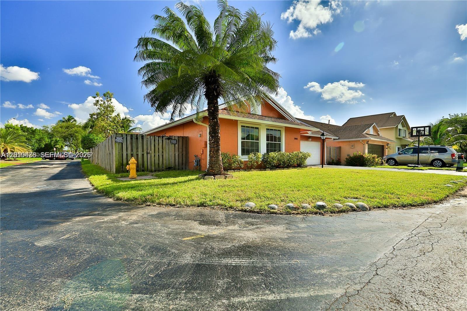 HIALEAH, FL — photo 2 of 5